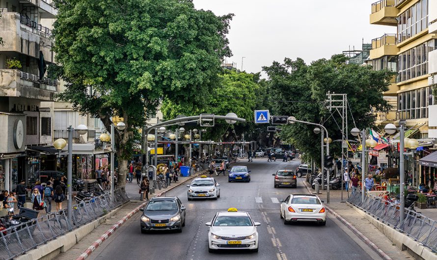 Tel Aviv’s Nightlife: Exploring the Thrills of Nighttime Revelry and Bar-Hopping