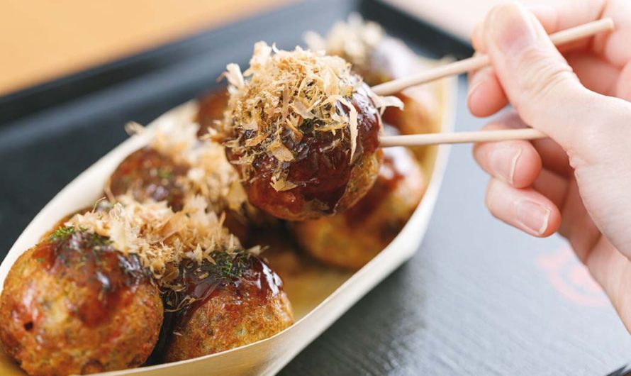 Osaka Cuisine: Redefining “Delicious” Amidst the Bustling Street Atmosphere
