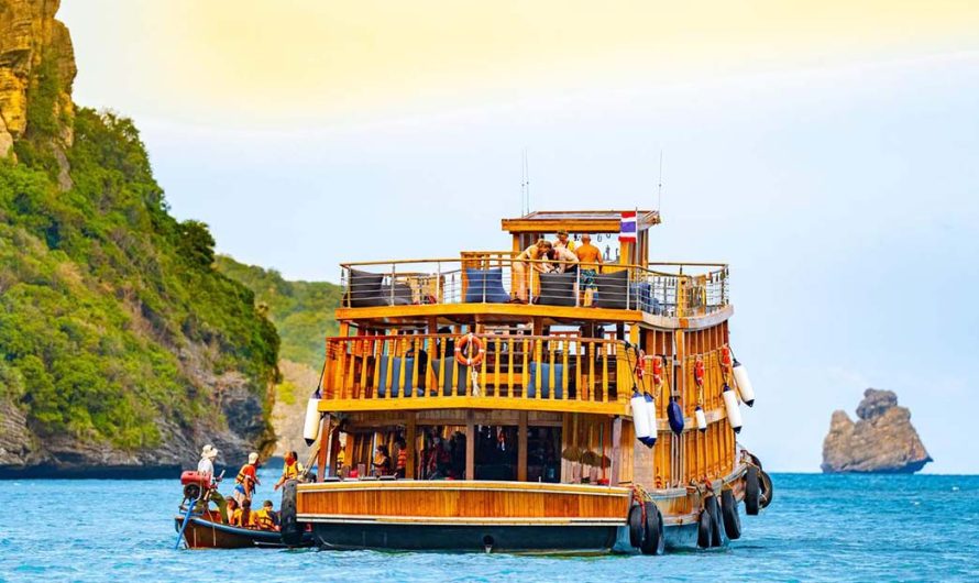 An Immersive One-Day Experience at Ang Thong National Marine Park: Entering a “World Enveloped by the Sea” Near Koh Samui
